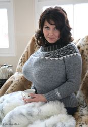 Milena V - Cosy Sweater and Fur-25eq286wqq.jpg