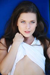 Amelie B - Laluce k5nhp5ewzl