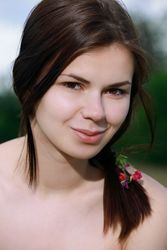 Karolina Young - Lohada m5o1m6cmze